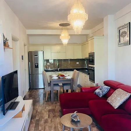 Beachside Flat, Gjiri I Lalzit, Garden And Balcony Appartement