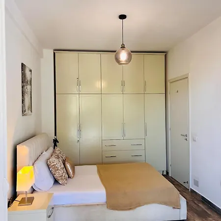 Beachside Flat, Gjiri I Lalzit, Garden And Balcony Appartement *