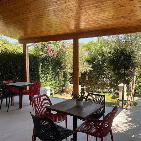 Beachside Flat, Gjiri I Lalzit, Garden And Balcony Appartement *