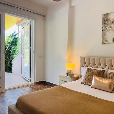 Beachside Flat, Gjiri I Lalzit, Garden And Balcony Appartement Draç