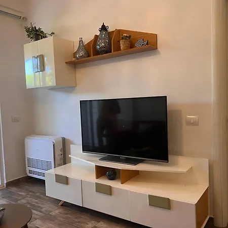 Beachside Flat, Gjiri I Lalzit, Garden And Balcony Appartement *