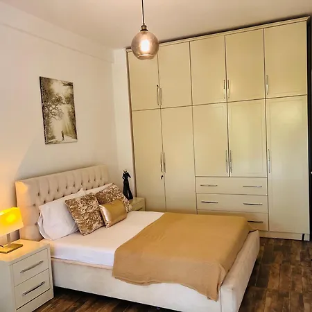 Beachside Flat, Gjiri I Lalzit, Garden And Balcony * Draç