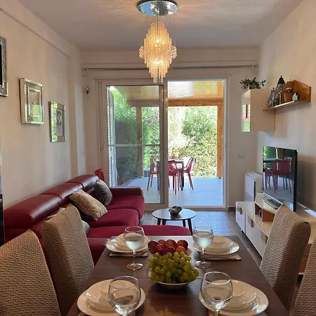 Beachside Flat, Gjiri I Lalzit, Garden And Balcony Draç