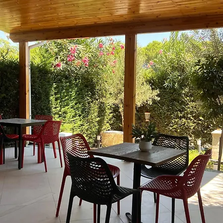 Appartement Beachside Flat, Gjiri I Lalzit, Garden And Balcony
