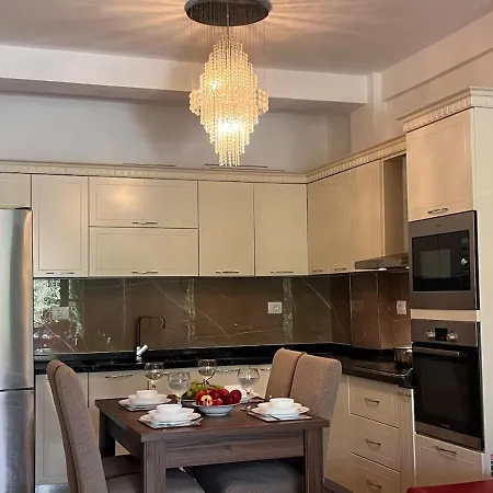 Beachside Flat, Gjiri I Lalzit, Garden And Balcony Draç