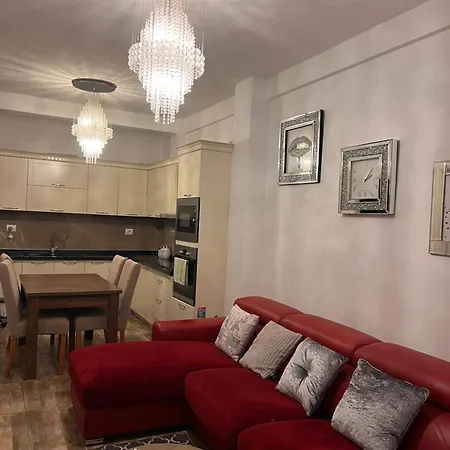 Beachside Flat, Gjiri I Lalzit, Garden And Balcony